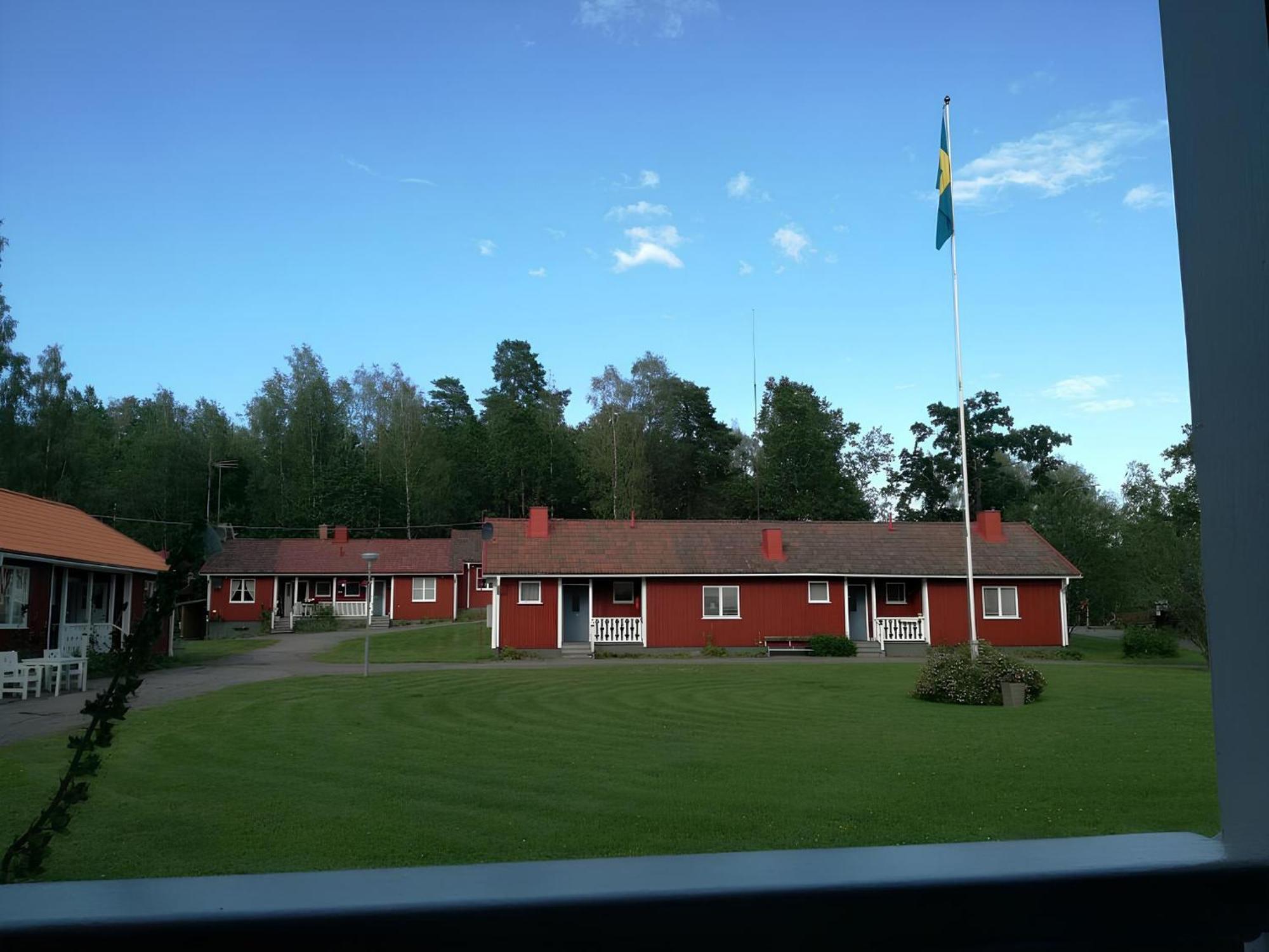 Klaraborg - Rum Och Koek I Borgvik Exterior photo